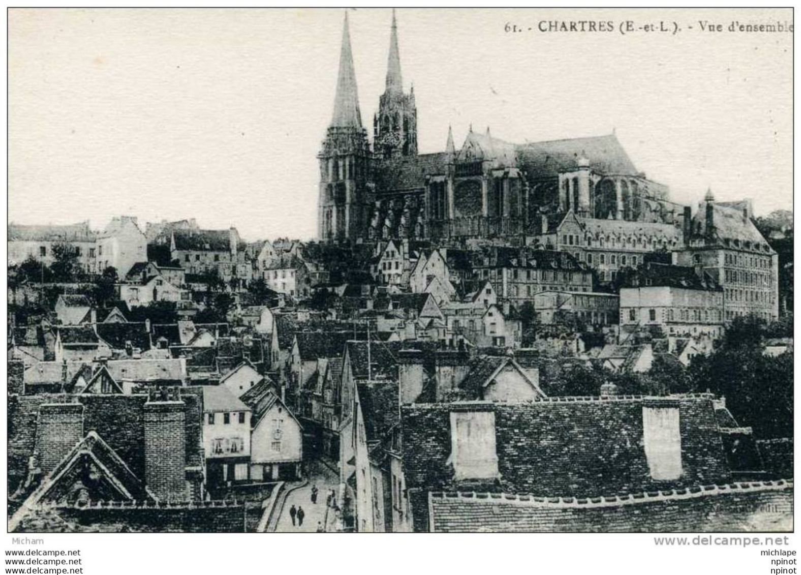 CPA  28  CHARTRES   CATHEDRALE VUE D'ENSEMBLE    PARFAIT ETAT - Chartres