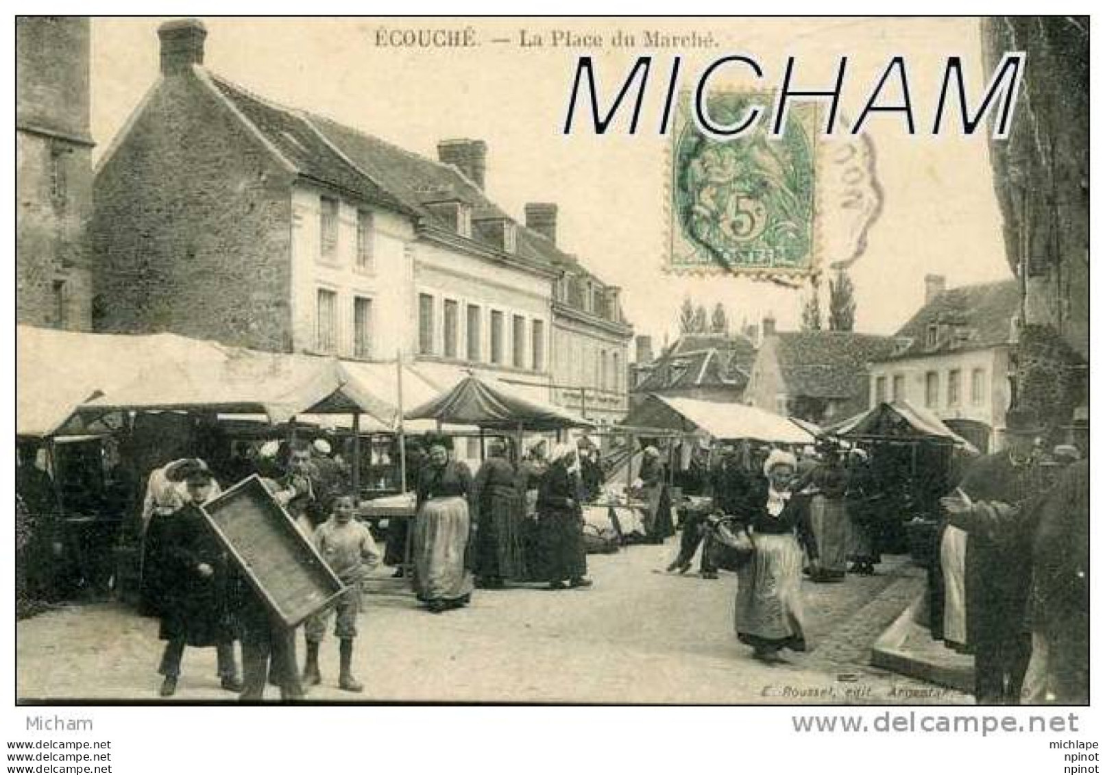 CPA 61  ECOUCHE    LA PLACE DU MARCHE BELLE   ANIMATION TB ETAT - Ecouche