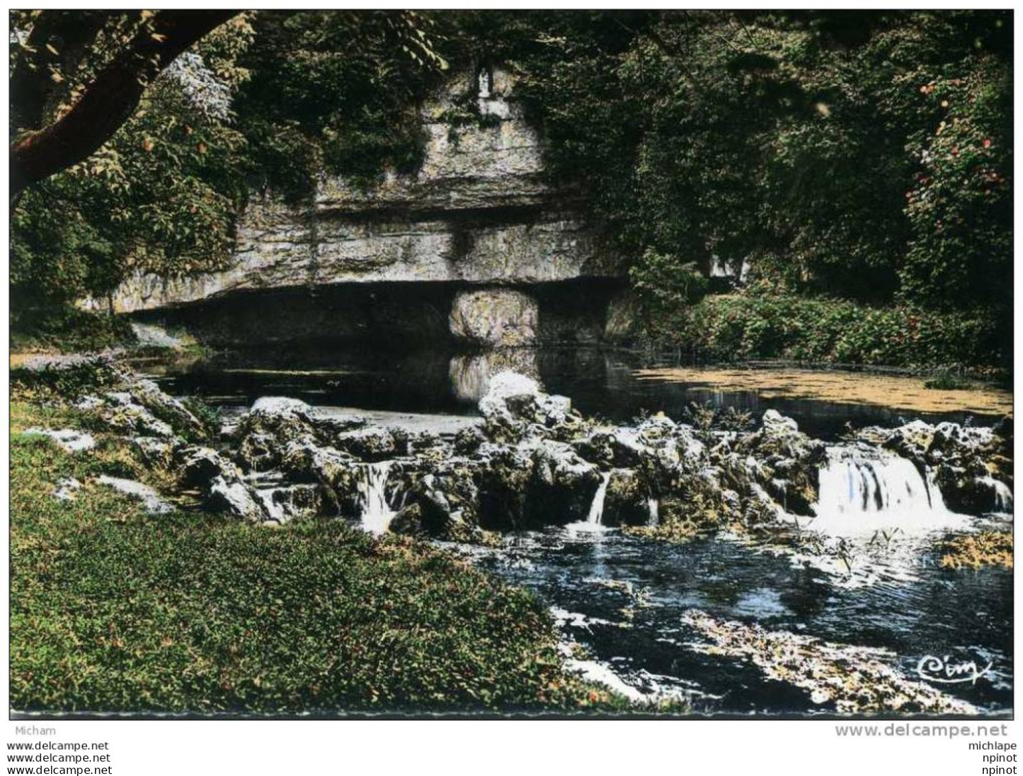 CPM  21  CHATILLON  SOURCE DE LA  DOUIX    PROMENADE  PARFAIT ETAT - Chatillon Sur Seine