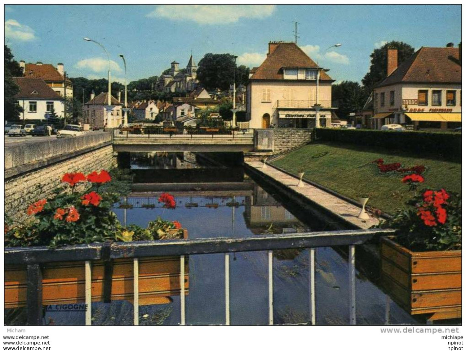 CPM  21 CHATILLON   LA SEINE  ET AU FOND  L'EGLISE ST VORLES  PARFAIT ETAT - Chatillon Sur Seine