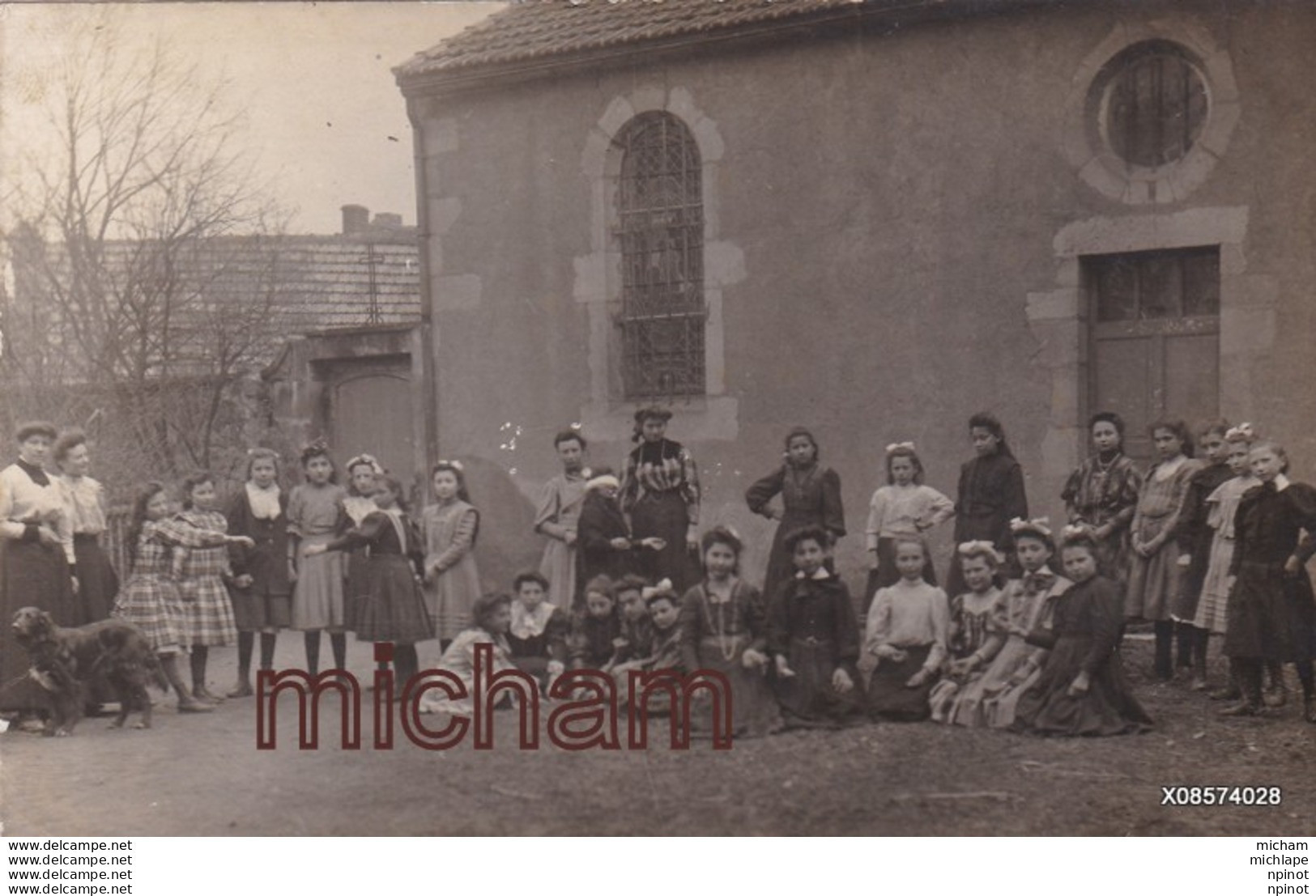 CPA 71 LE CREUSOT CARTE PHOTO Patronage ? Ecole?  T B Etat - Le Creusot