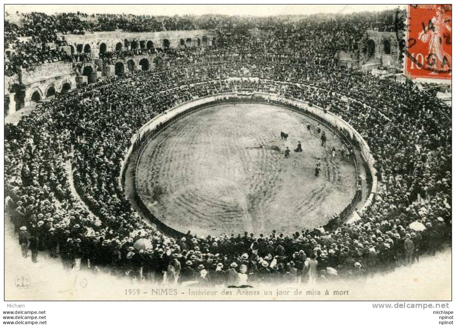 CPA 30  NIMES    LES  ARENES   INTERIEUR   PARFAIT ETAT - Nîmes