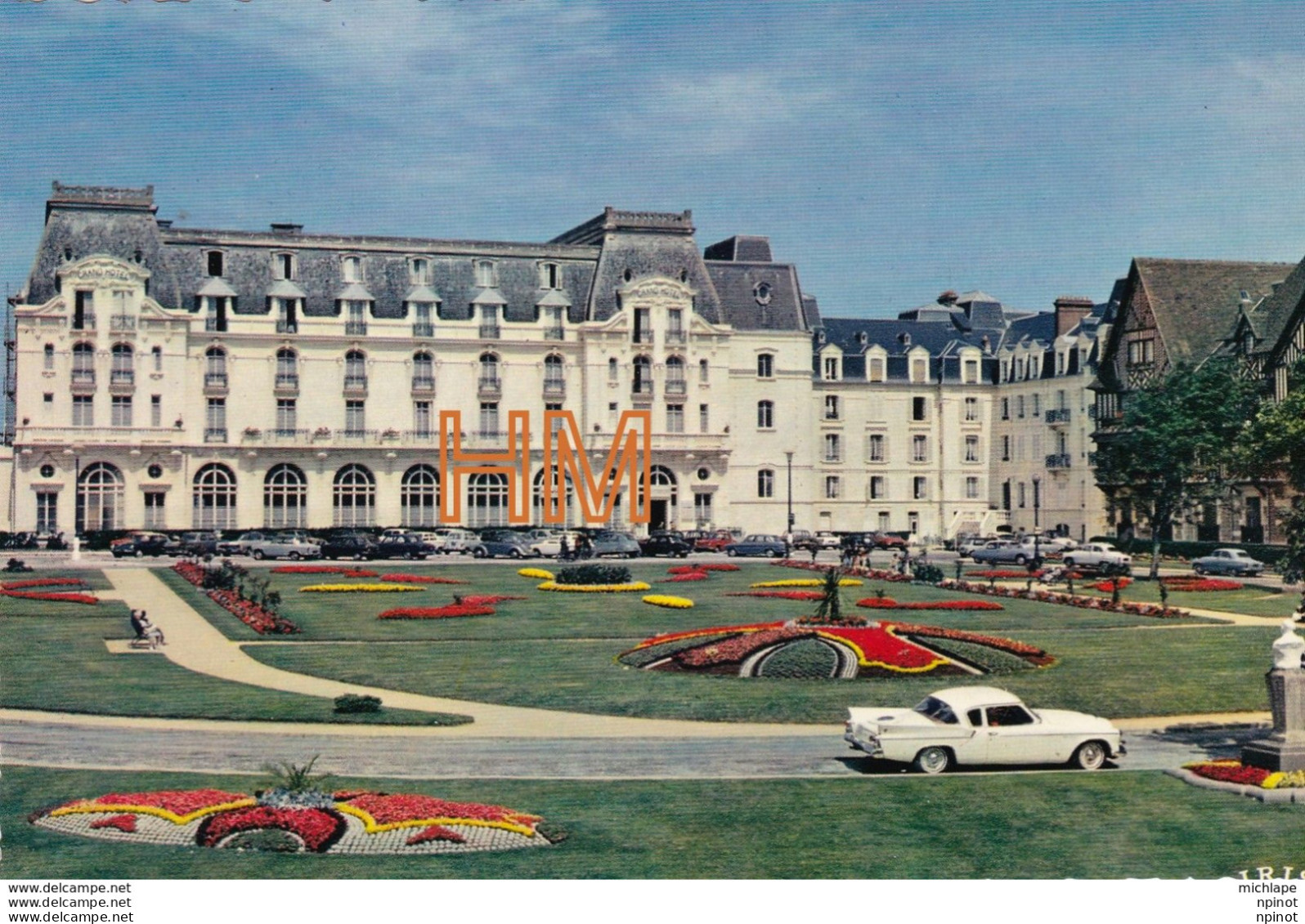 CPSM Petit Format 9x14 - 14 CABOURG Le Jardin Et Le Grand Hotel - Cabourg