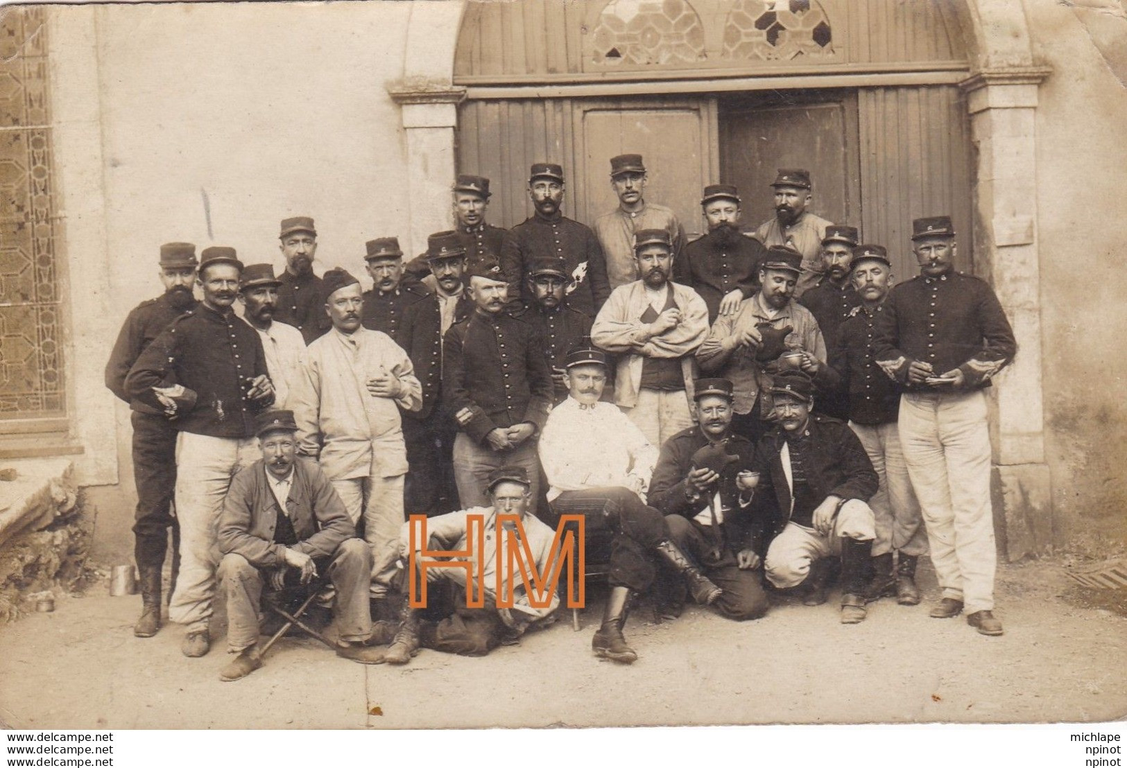 CPA THEME  MILTARIA  14/18    CARTE PHOTO  Groupe De Soldats - War 1914-18