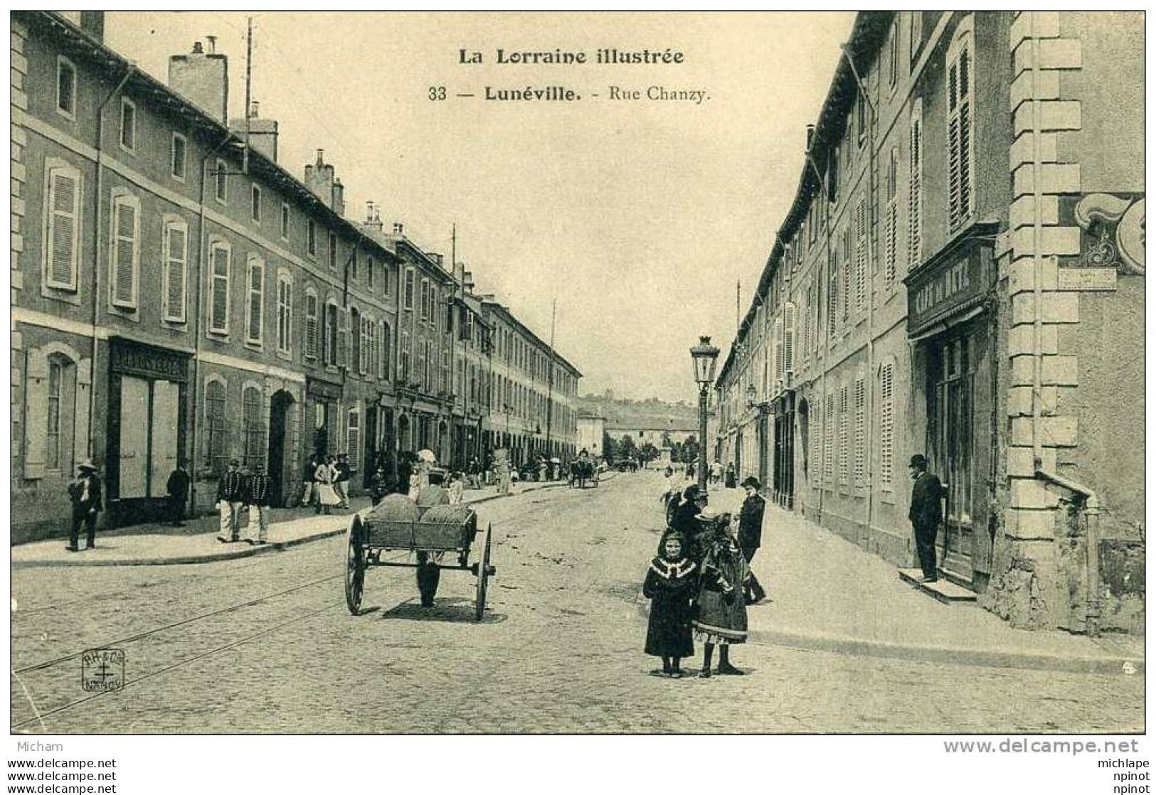 CPA 54   LUNEVILLE RUE DE CHANZY   BELLE ANIMATION     TB ETAT - Luneville