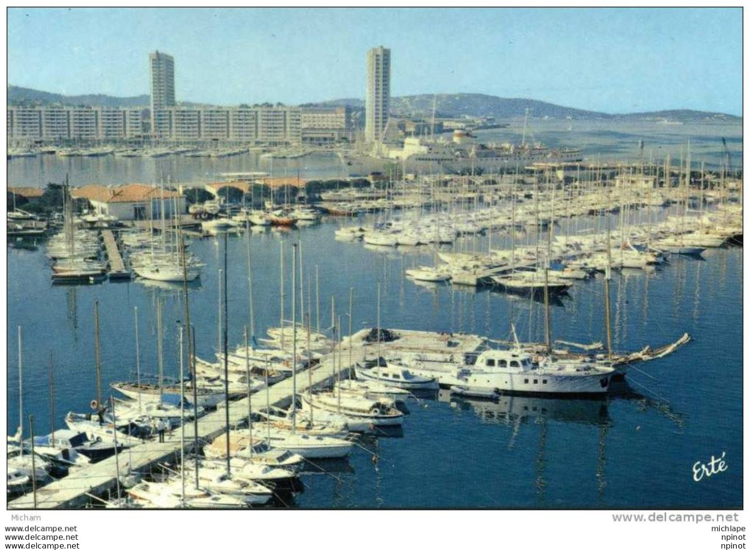 CPM 83TOULON  LE PORT DE PLAISANCE ET LA RADE  PARFAIT ETAT - Toulon