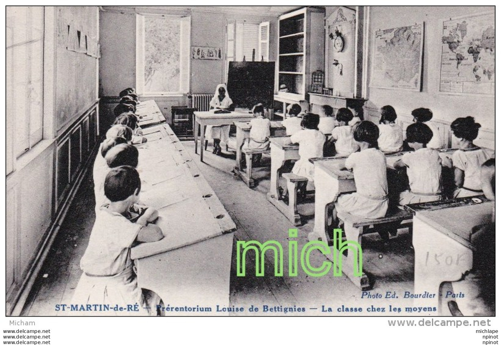 CPA  LA CLASSE CHEZ LES MOYENS  TB ETAT - Schulen