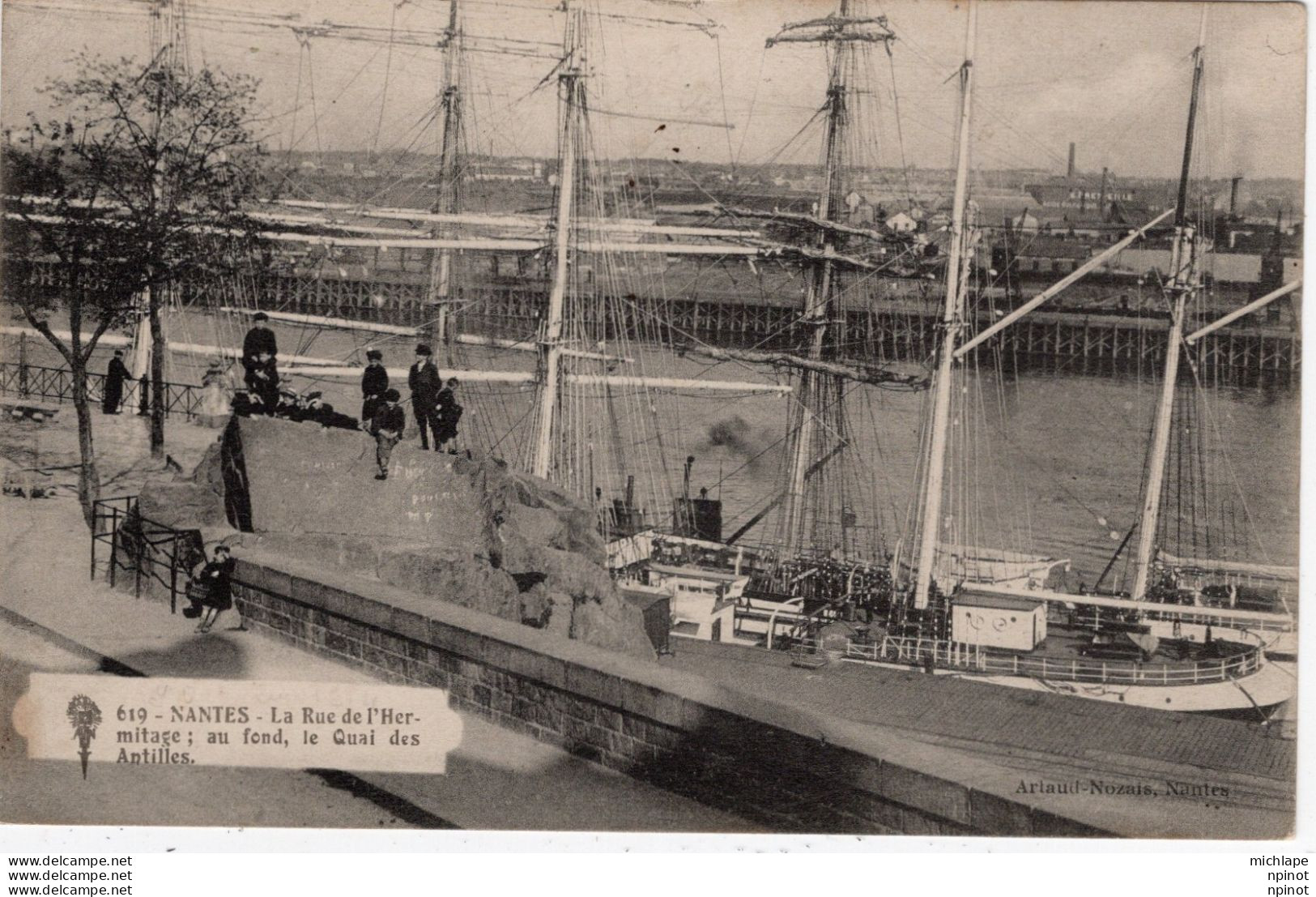 C P A - 44 -  NANTES  -    La Rue De L'hérmitage - Nantes