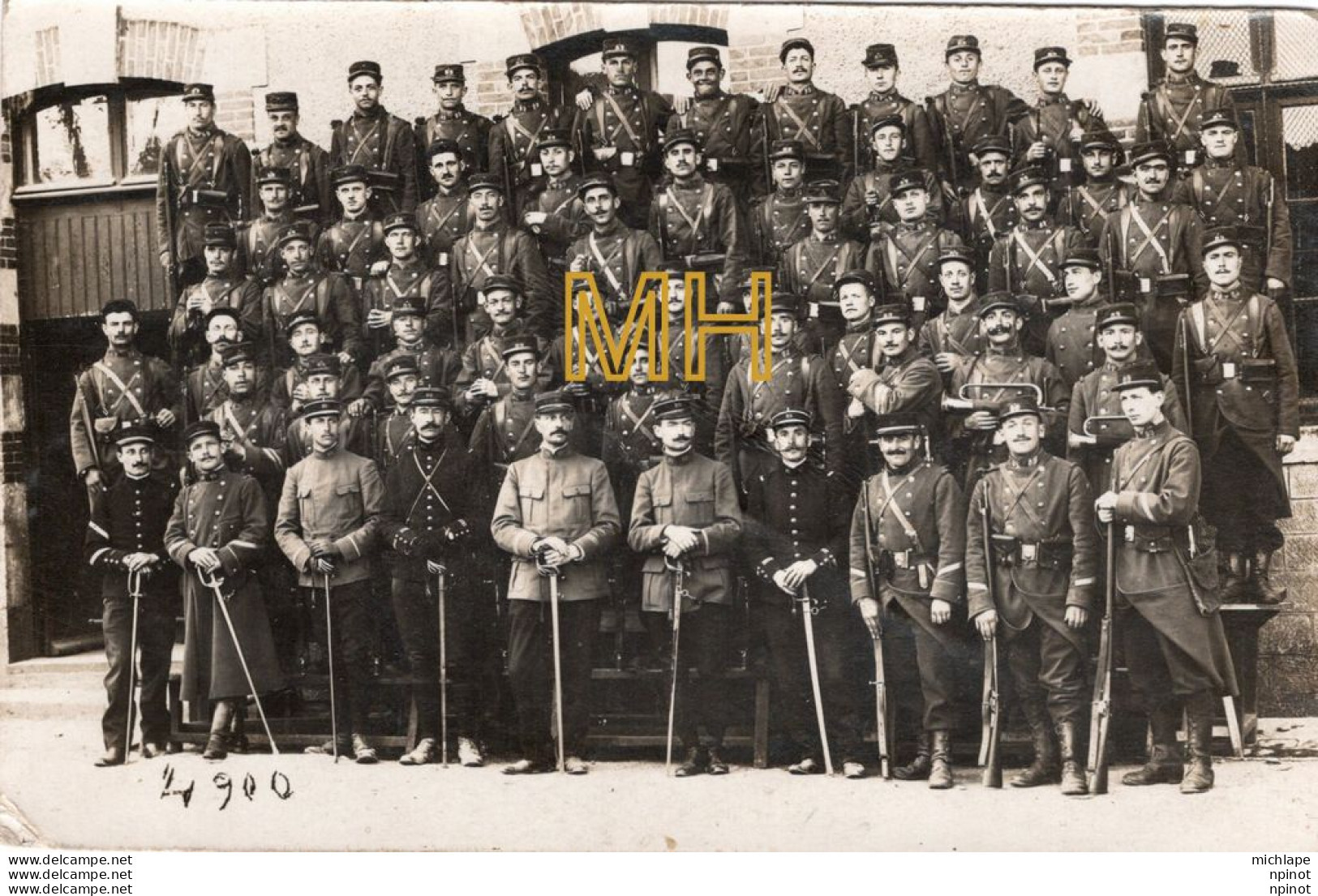 C P A -  THEME - MILITARIA - CARTE PHOTO  -  Groupe De  Militaires - War 1914-18