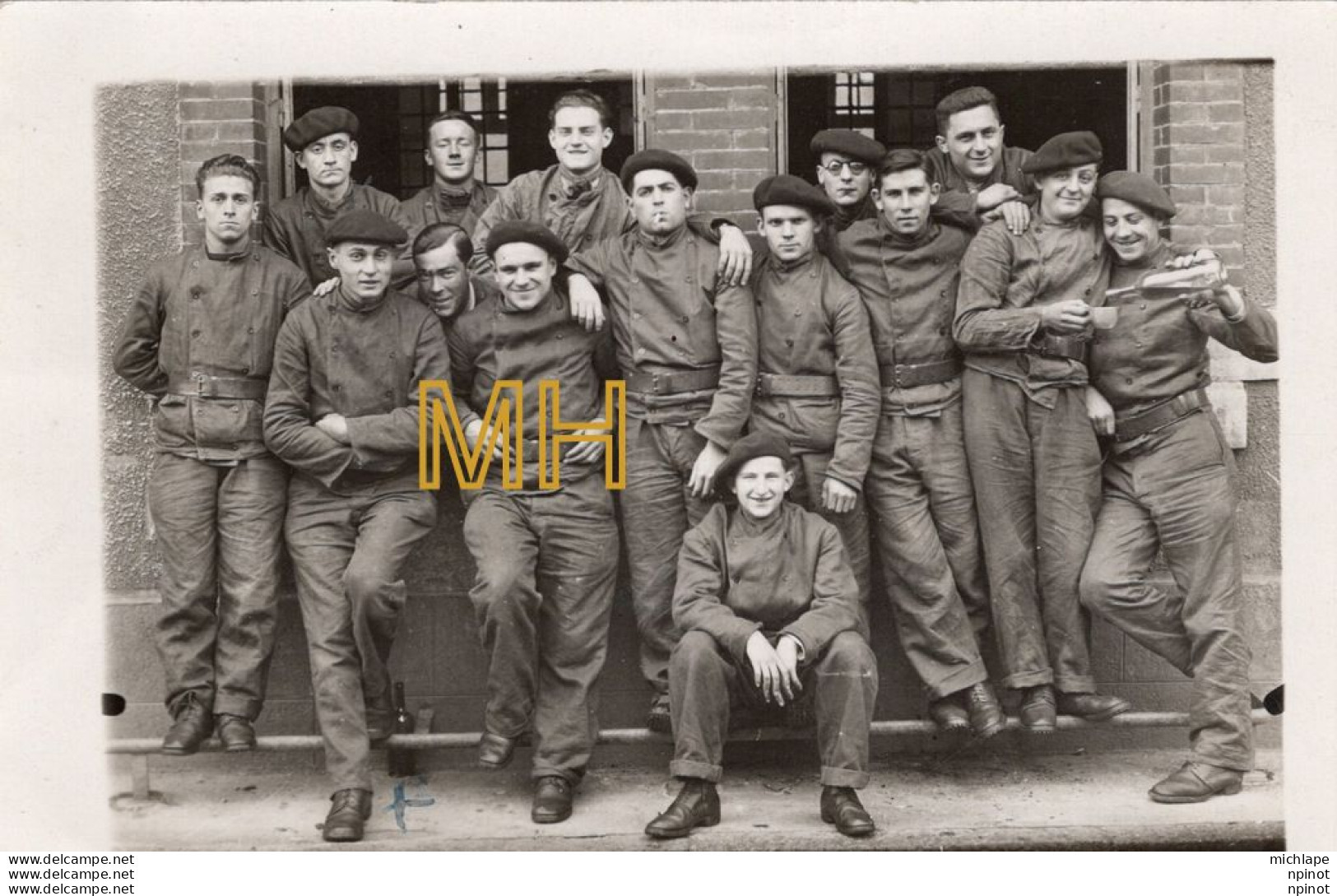 C P A -  THEME - MILITARIA - CARTE PHOTO  -  Groupe De  Militaires - War 1914-18