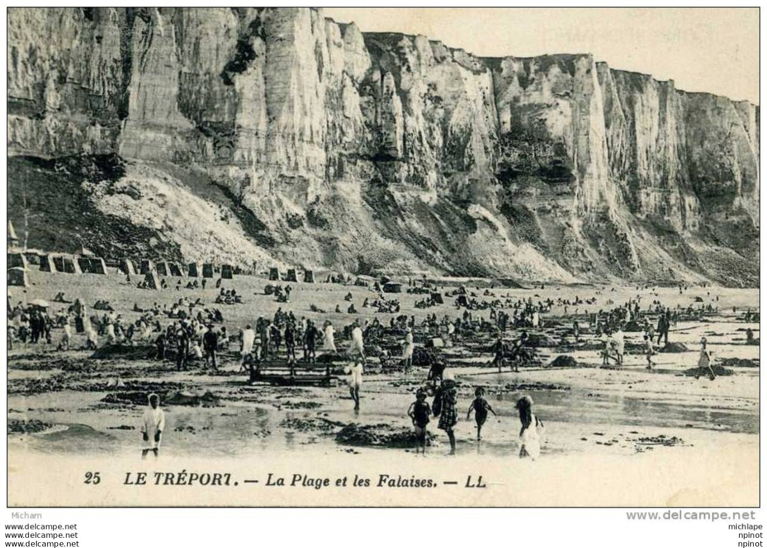 CPA 76  LE TREPORT LA PLAGE  ET LES FALAISES      PARFAIT ETAT - Le Treport