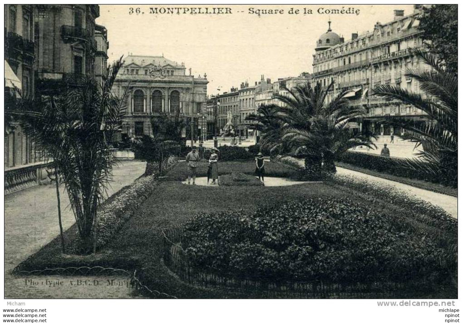 CPA 34 MONTPELLIER  SQUARE DE LA  COMEDIE  PARFAIT ETAT - Montpellier