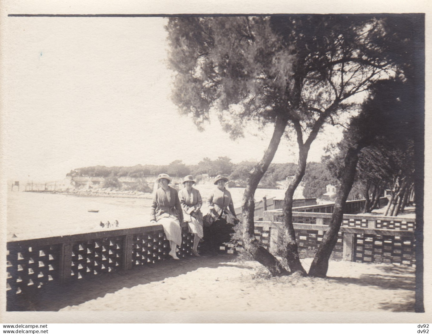 CHARENTE MARITIME FOURAS SQUARE ET PLAGE - Lieux