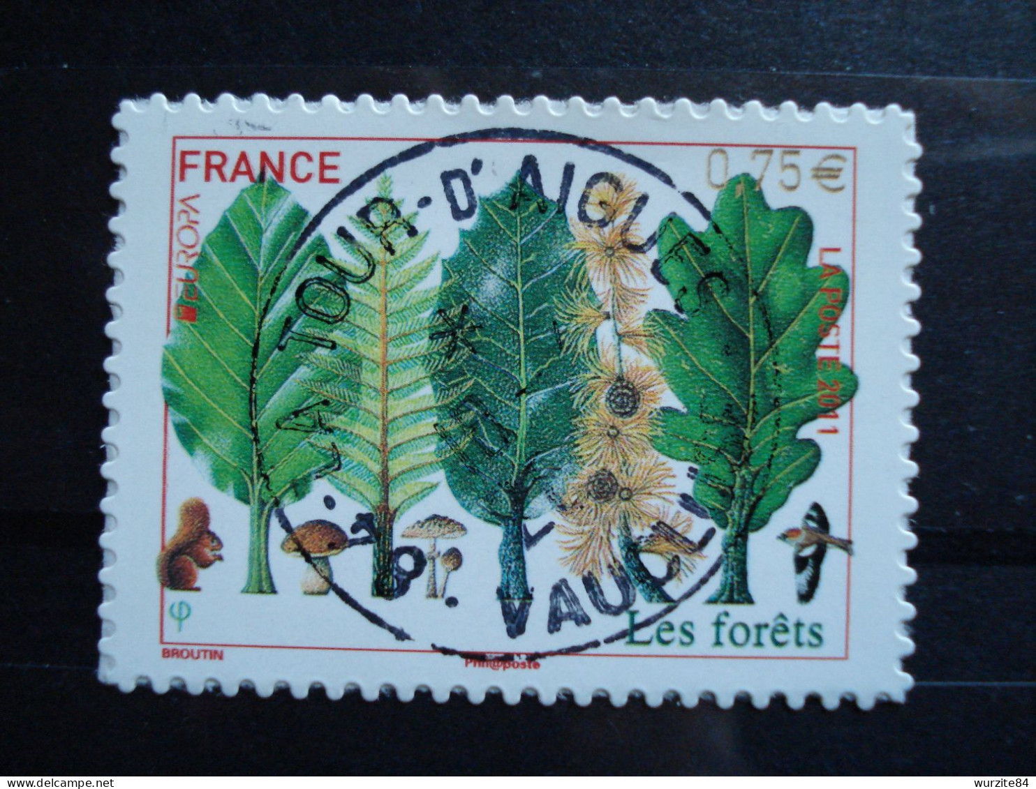 564 Timbre Oblitéré ****** Avec Cachet Rond     La Forêt    Année  2011 - Used Stamps