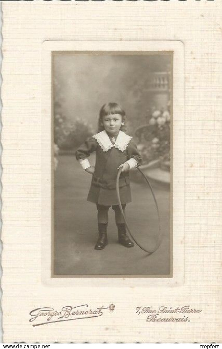 PHOTO  Originale   ENFANT AVEC CERCEAU  Jeu  Bottines - Anonymous Persons