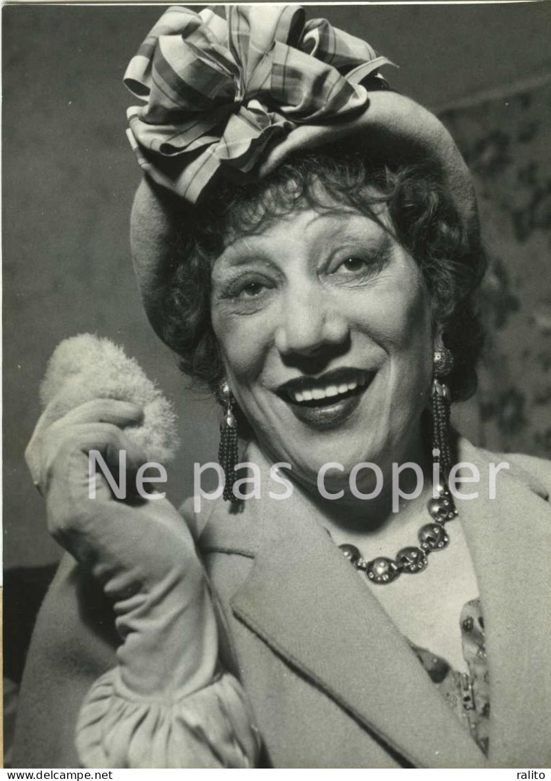 TONIA NAVAR Vers 1950 Actrice Comédienne Théâtre Photo 18 X 13 Cm - Famous People