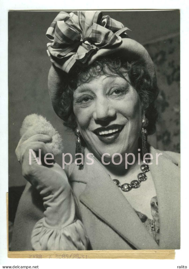 TONIA NAVAR Vers 1950 Actrice Comédienne Théâtre Photo 18 X 13 Cm - Célébrités