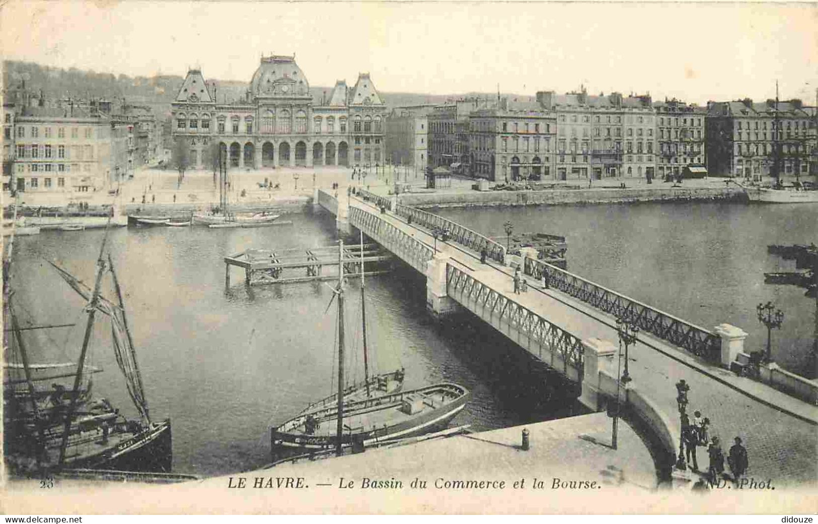 76 - Le Havre - Le Bassin Du Commerce Et La Bourse - Animée - CPA - Voir Scans Recto-Verso - Port