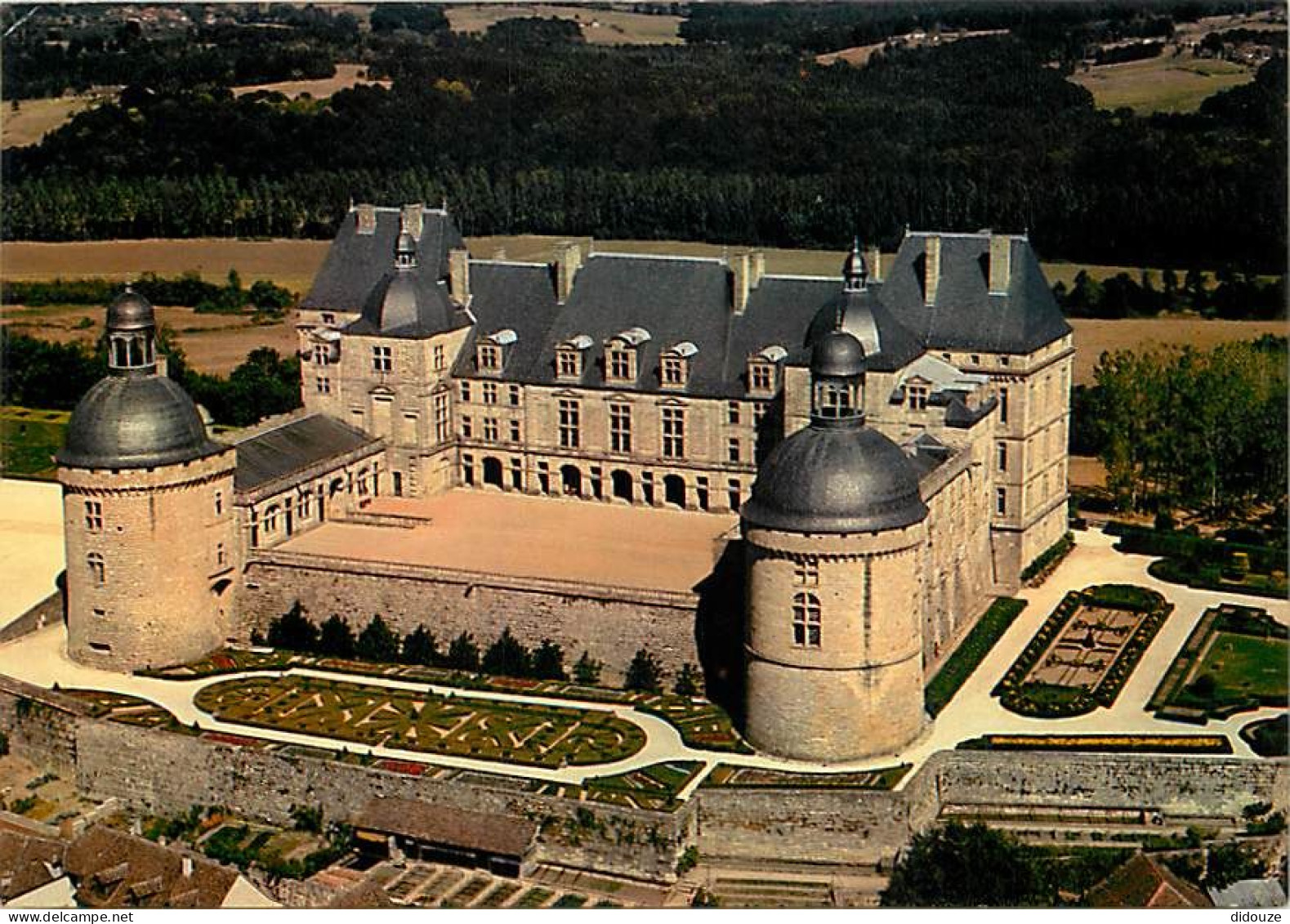 Chateaux - Château De Hautefort - Vue Aérienne - Dordogne - Carte Neuve - CPM - Voir Scans Recto-Verso - Kastelen
