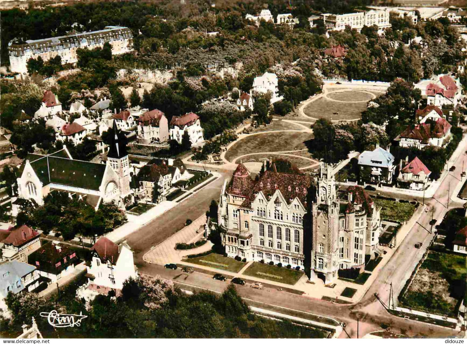 62 - Le Touquet - L'Hôtel De Ville Et L'Eglise - Vue Aérienne - Mention Photographie Véritable - Carte Dentelée - CPSM G - Le Touquet