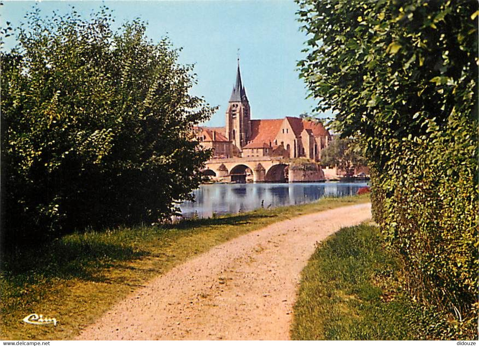 89 - Pont Sur Yonne - Echappée Vers L'église - Carte Neuve - CPM - Voir Scans Recto-Verso - Pont Sur Yonne