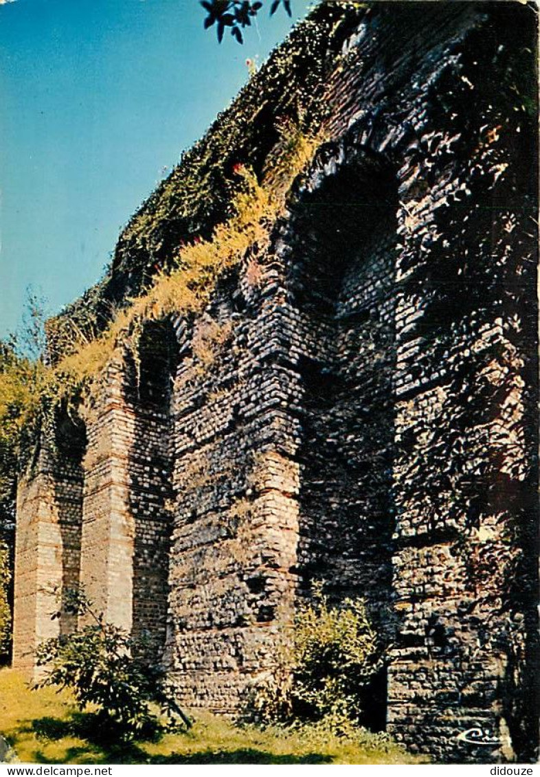 47 - Aiguillon - Vue Aérienne - Les Ruines Romaines Du Château De Lunac - Etat Pli Visible - CPM - Voir Scans Recto-Vers - Autres & Non Classés