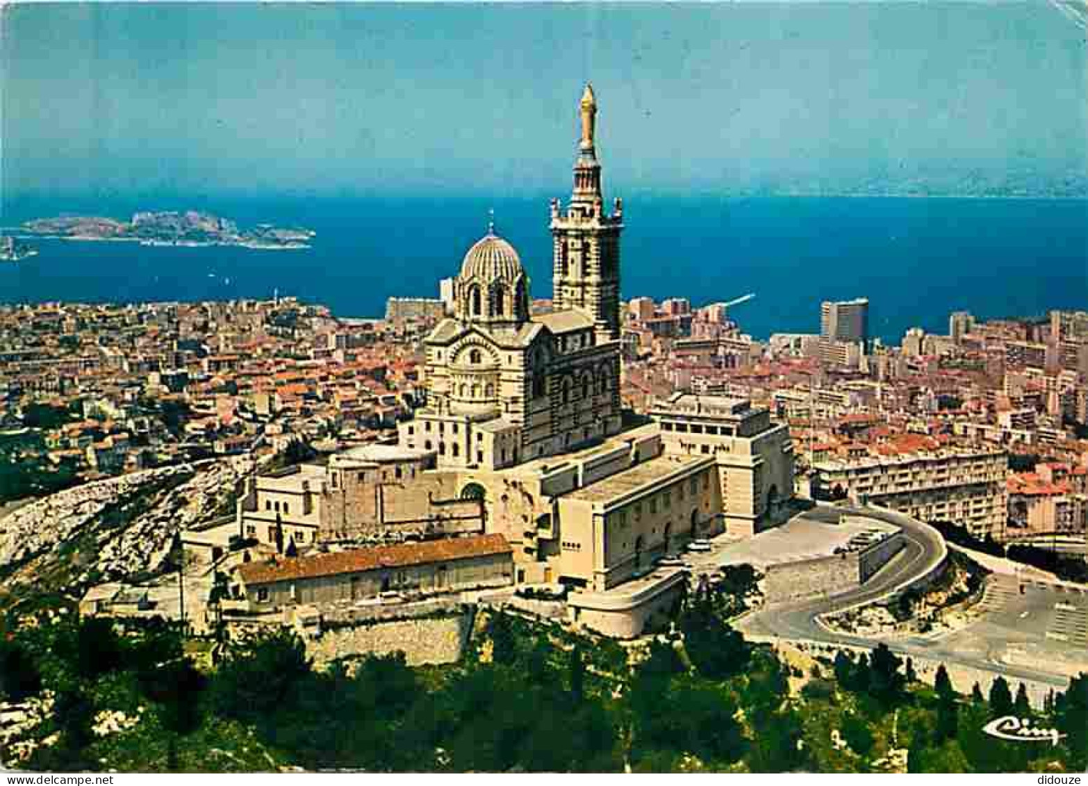 13 - Marseille - Notre Dame De La Garde - Vue Aérienne - CPM - Voir Scans Recto-Verso - Notre-Dame De La Garde, Lift