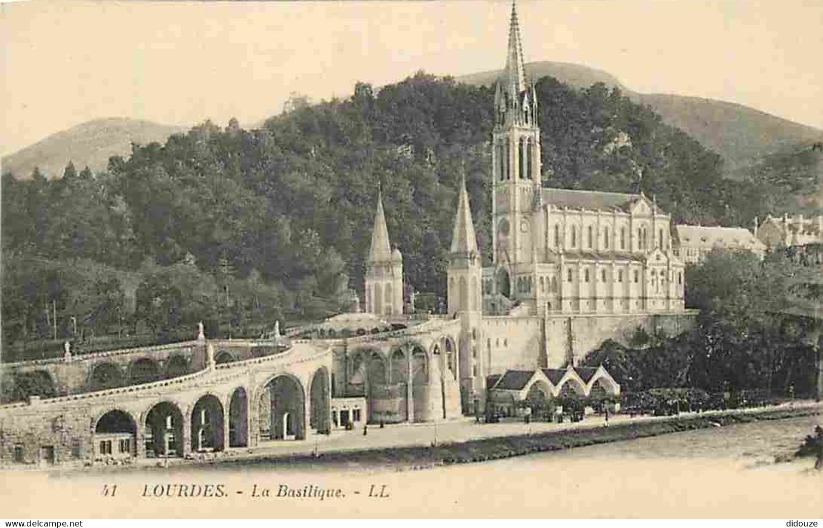 65 - Lourdes - Ville Connue Pour Son Pèlerinage Chrétien - CPA - Voir Scans Recto-Verso - Lourdes