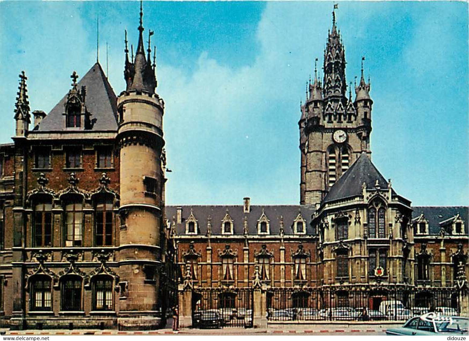 59 - Douai - Hôtel De Ville - CPM - Voir Scans Recto-Verso - Douai