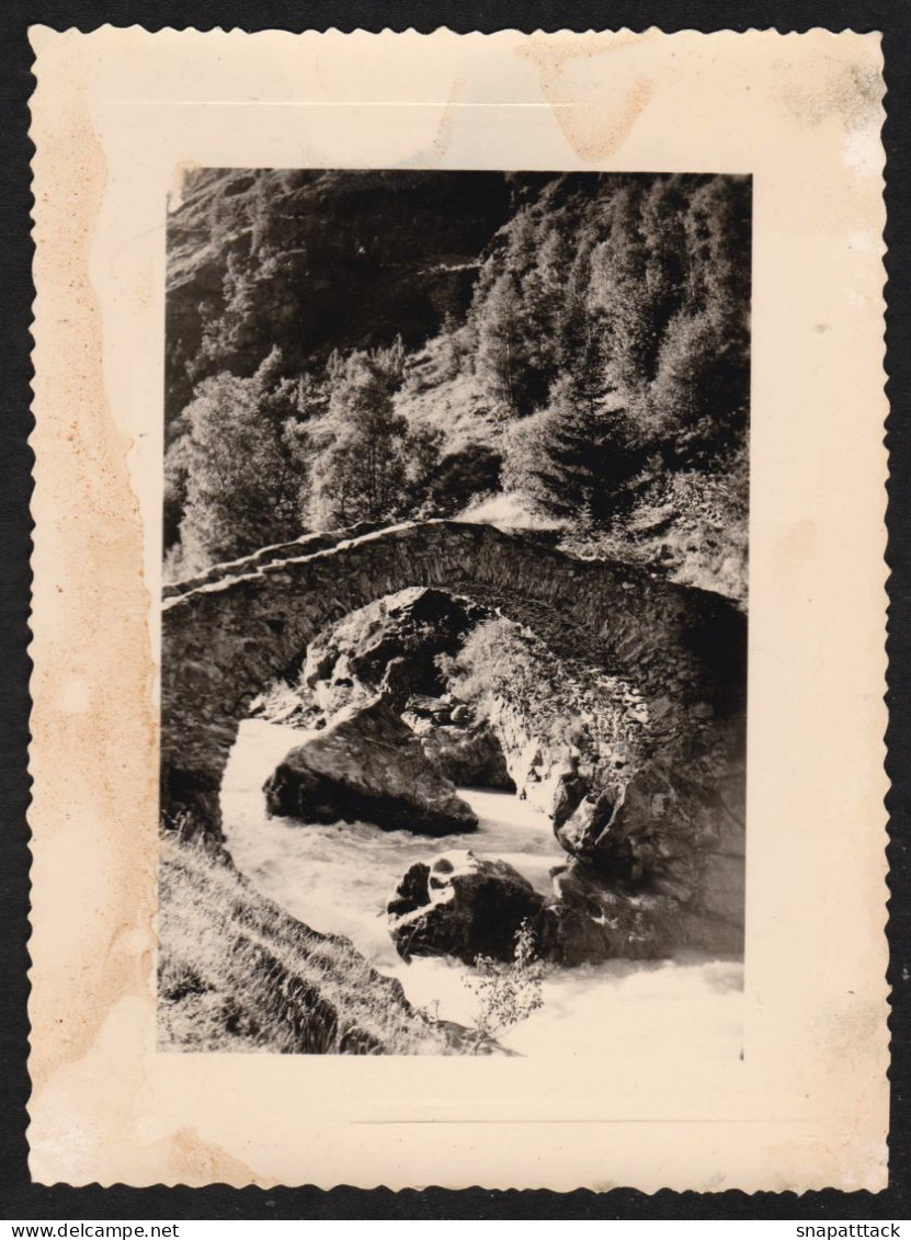 Jolie Photo 1953 De Famille Du Pont De Champhorent, Pont Des Rajas, Oisans, Alpes, St Christophe En Oisans 10,7x8cm - Places