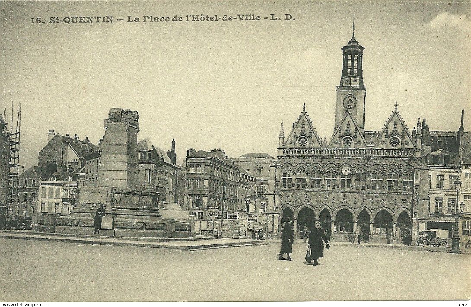 02  SAINT QUENTIN - LA PLACE DE L' HOTEL DE VILLE (ref 7326) - Saint Quentin