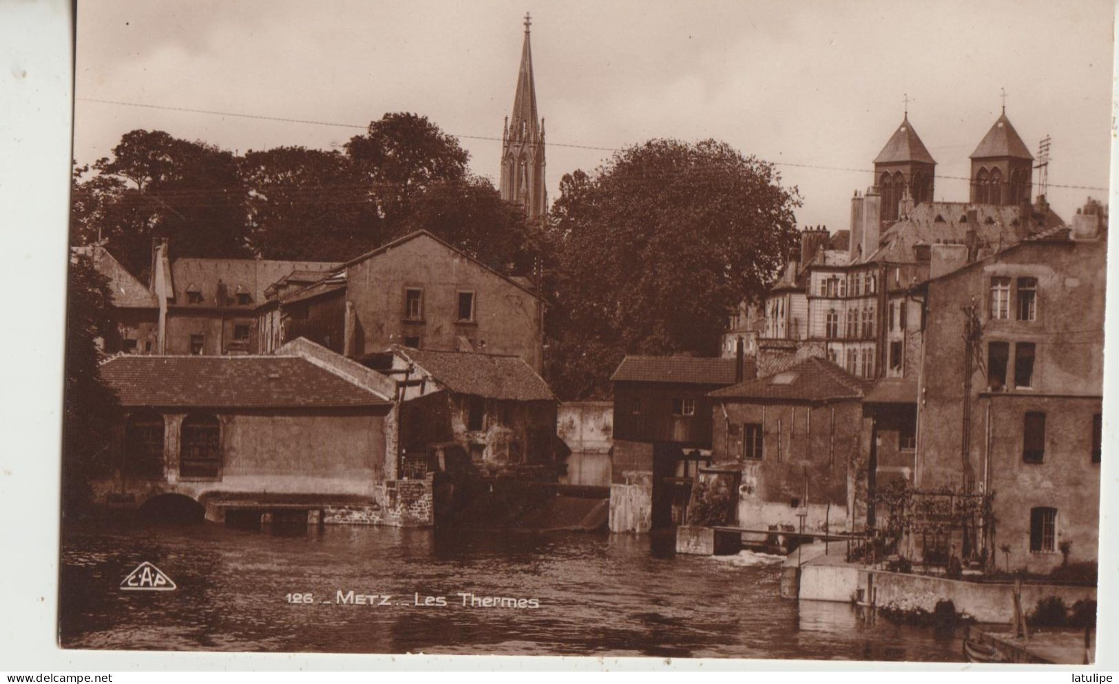 Metz 57   Belle Carte Glacée Non Circulée Vue Sur Les Thermes - Metz