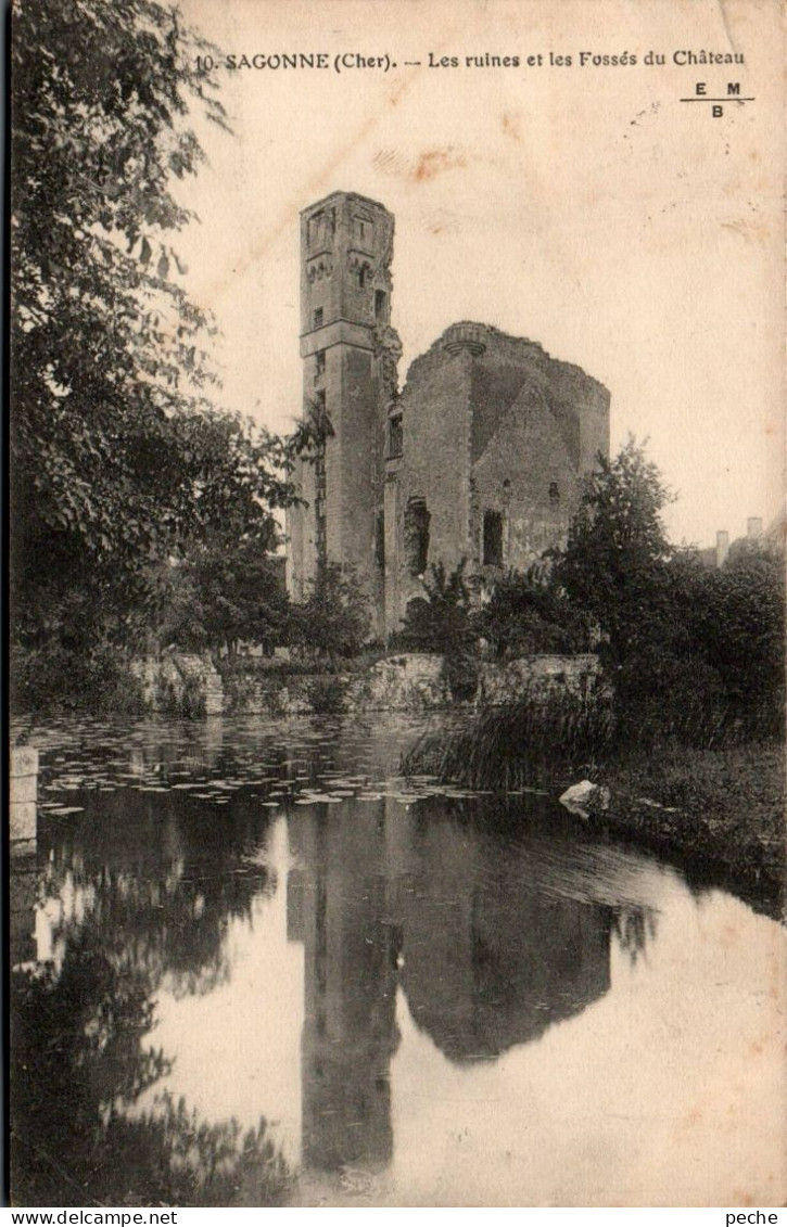 N°3110 W -cpa Sagonne -les Ruines Et Les Fossés Du Château- - Sonstige & Ohne Zuordnung