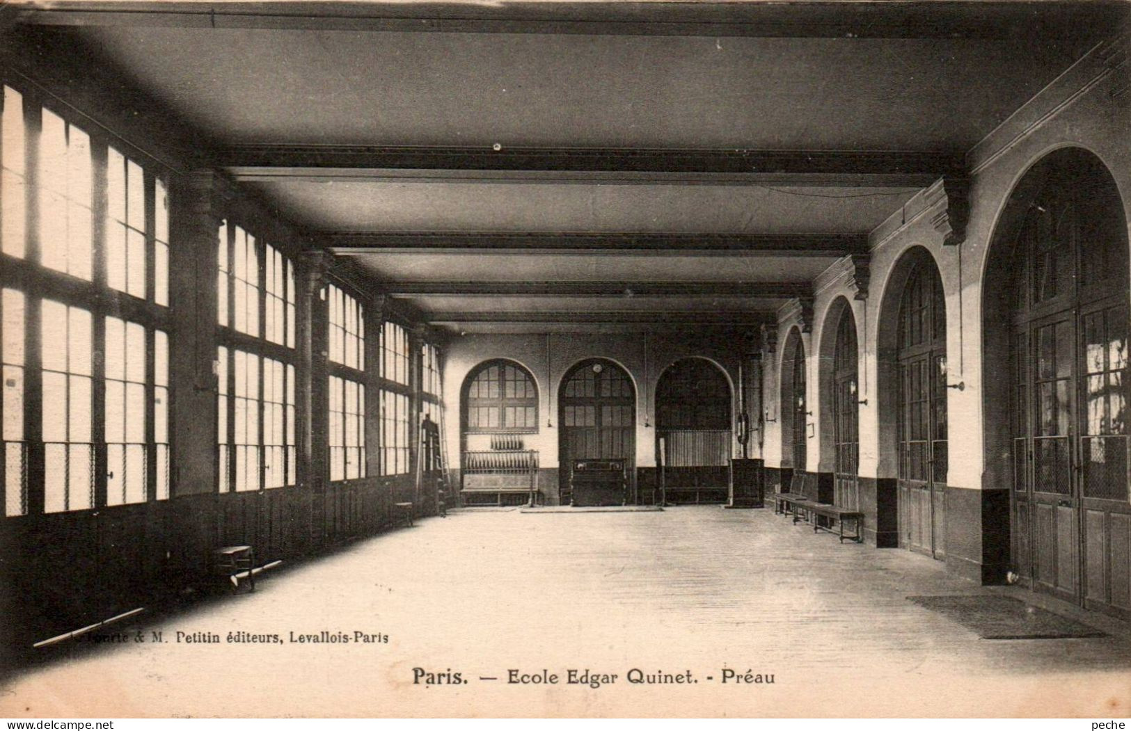 N°3114 W -cpa Paris -école Edgar Quinet -préau- - Onderwijs, Scholen En Universiteiten