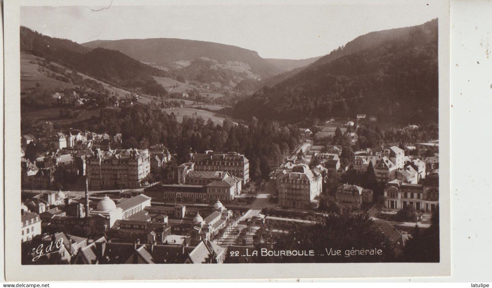 La Bourboule 63  Belle Carte Glacée Circulée Vue Generale Du Village - La Bourboule