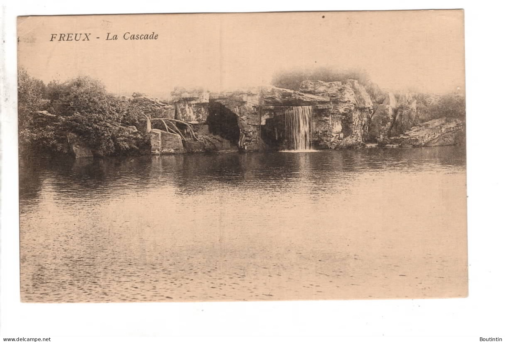 Freux La Cascade ( Lot De 2 Cartes Postales ) - Libramont-Chevigny