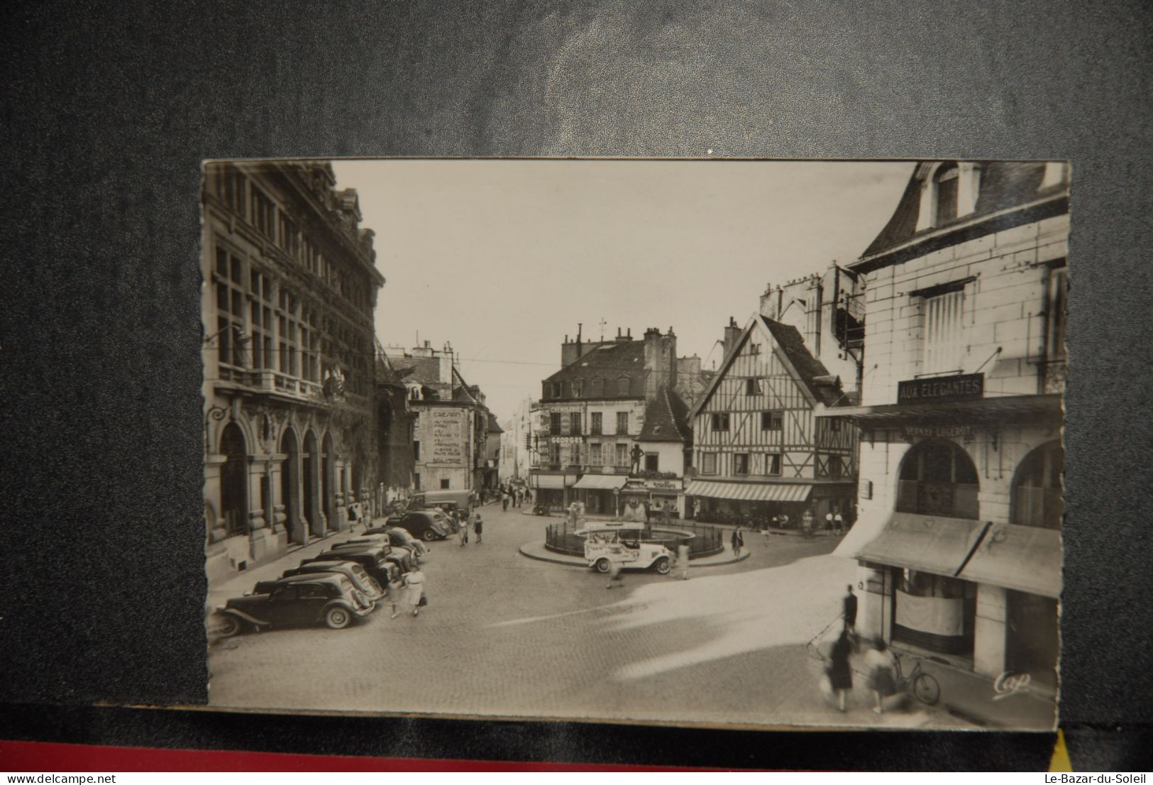 CP,  21, DIJON,  VOITURE GLACIER, VOITURE ANCIENNES,  Place Francois Rude - Dijon