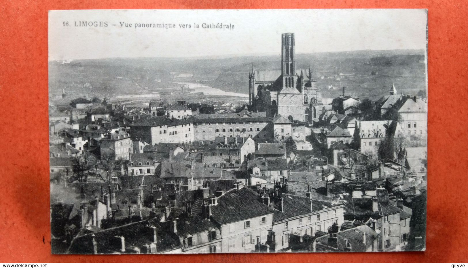 CPA (87) Limoges. Vue Panoramique Vers La Cathédrale.   (8A.100) - Limoges