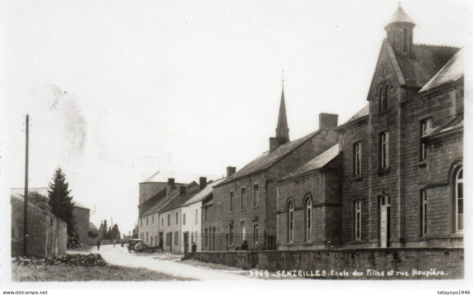 Senzeilles Rare  Ecole Des Filles Et Rue Houpière Carte Mosa N'a Pas Circulé - Cerfontaine