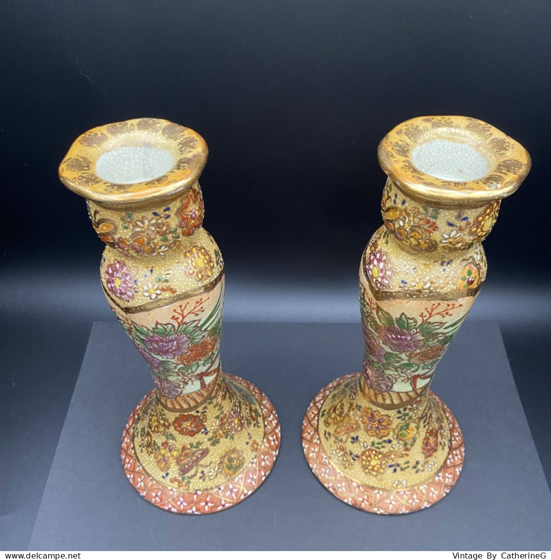 ROYAL SATSUMA 1950 Paire Chandeliers Porcelaine Dorures Made In China Ht 21cm   #240057 - Art Asiatique