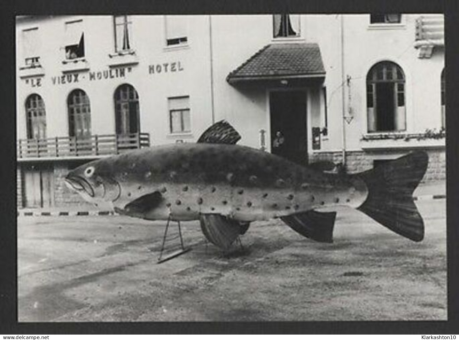 Photo 88 LA BRESSE Char Devant Hotel Le Vieux Moulin - Ohne Zuordnung