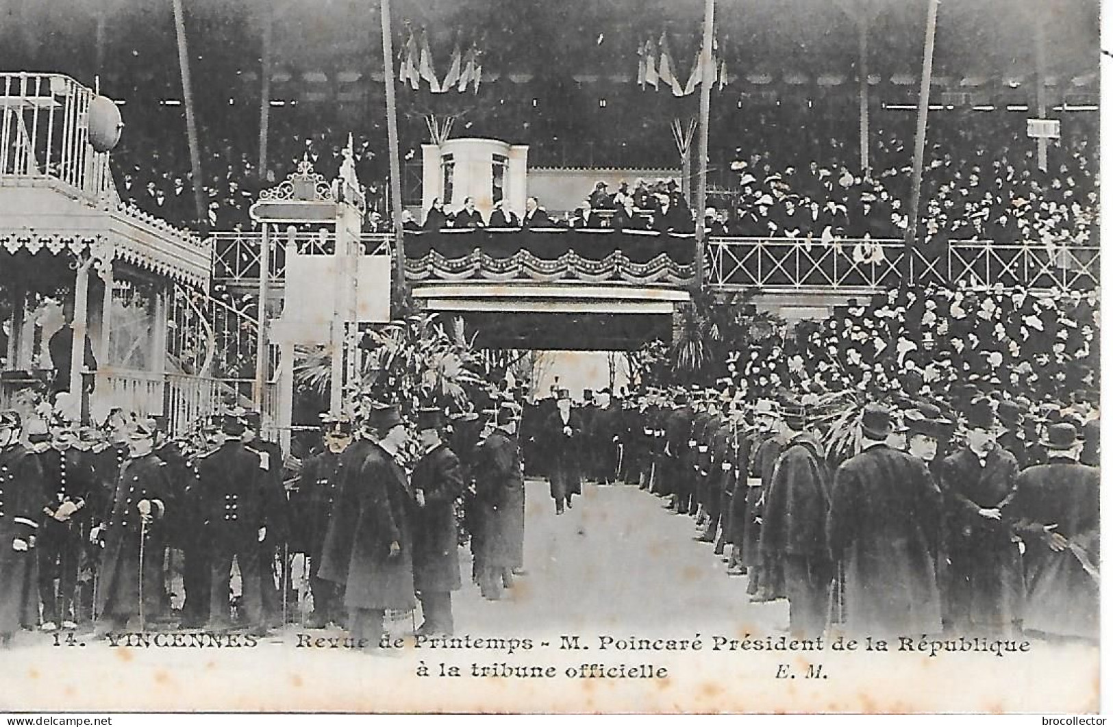VINCENNES ( 94 ) - Revue De Printemps - Mr Poincaré à La Tribune Officielle - Vincennes