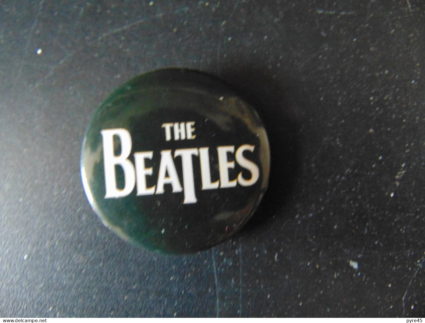 Badge " The Beatles " 2006 - Objets Dérivés
