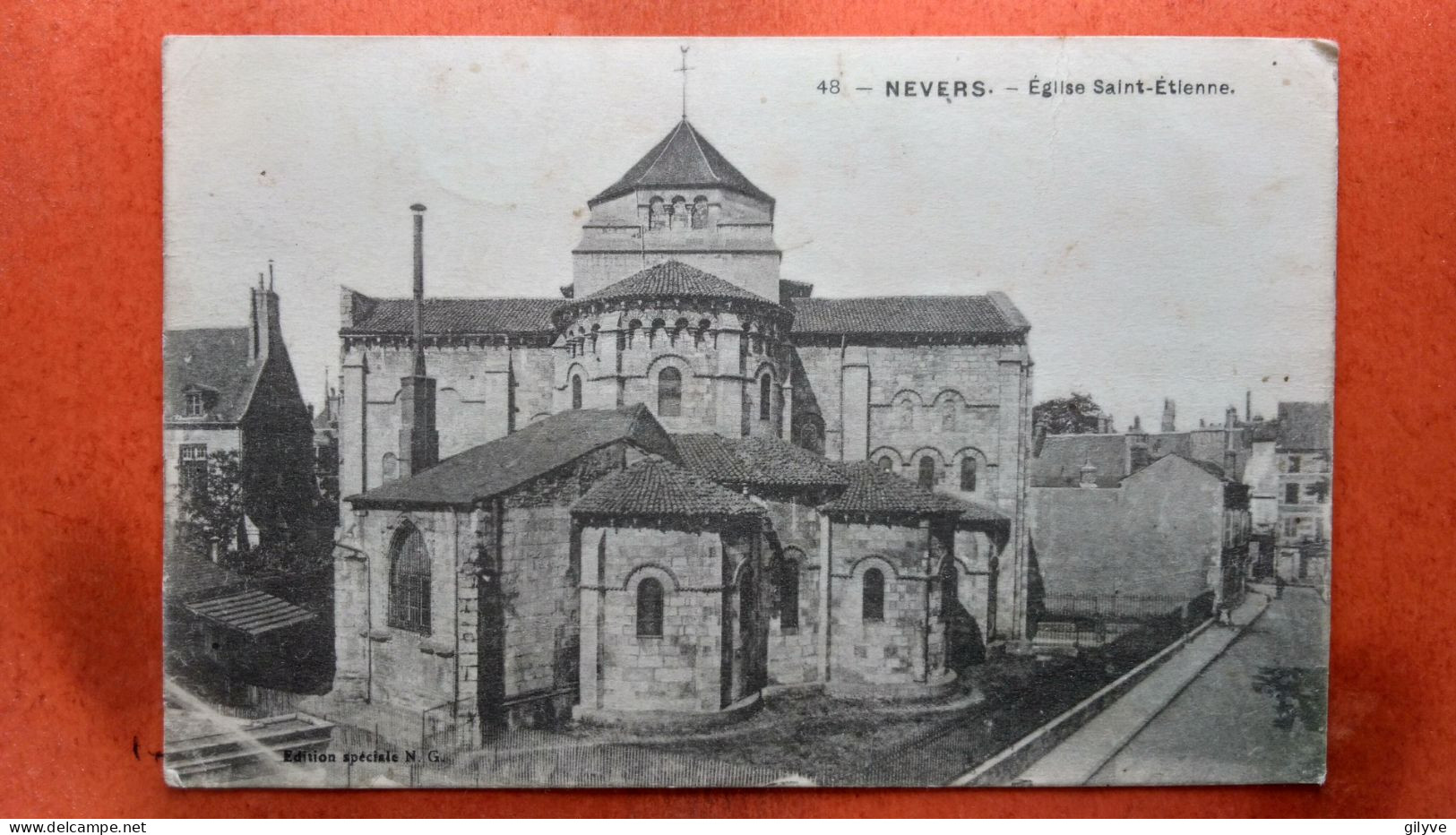 CPA (58)  Nevers. Eglise Saint Etienne. (8A.104) - Nevers