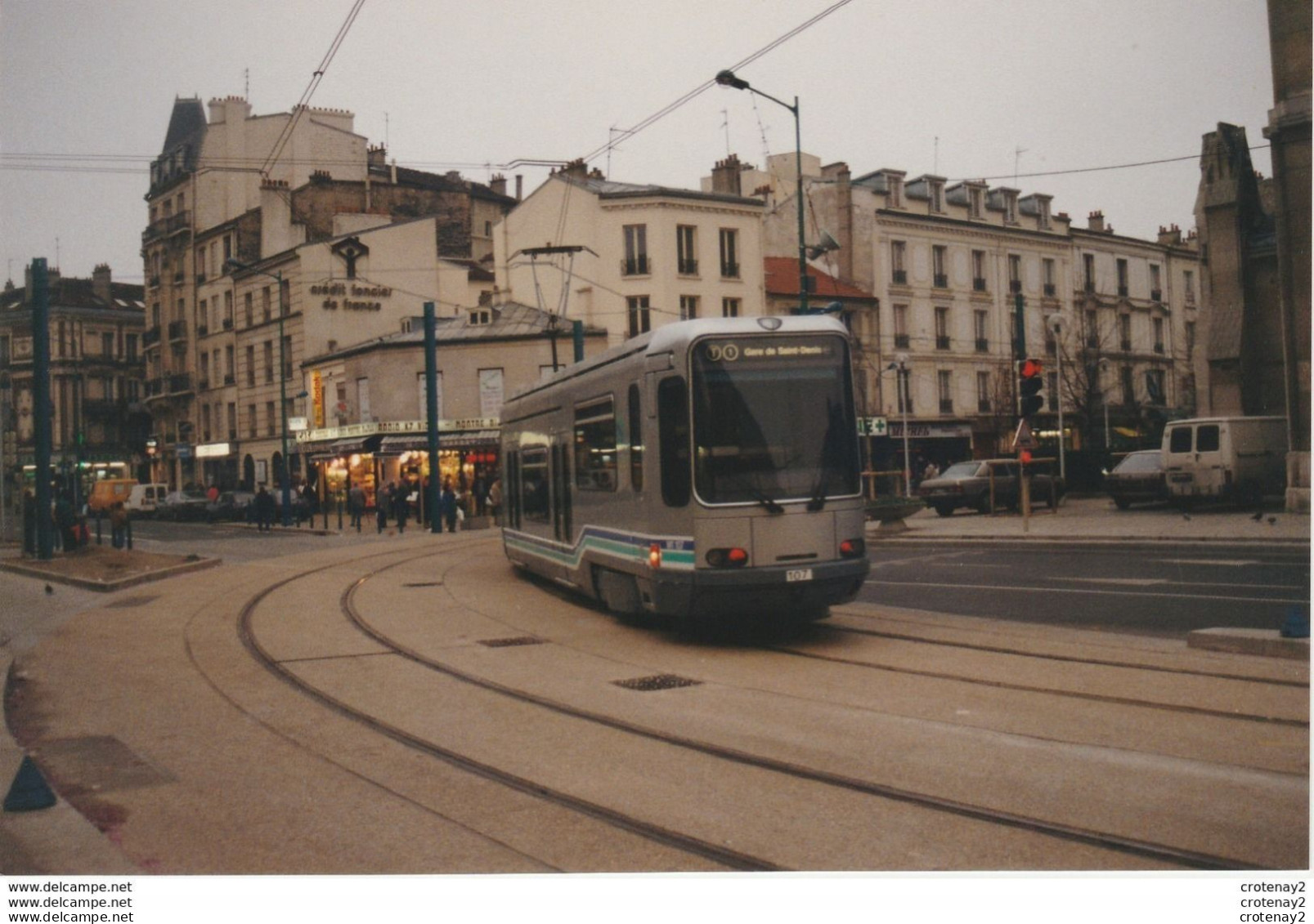 Photo Originale METRO De La RATP Ligne T1 Carrefour Rue Auguste Delaune Bd Jules Guesde PUB KODAK Le 21 Décembre 1992 - Trains