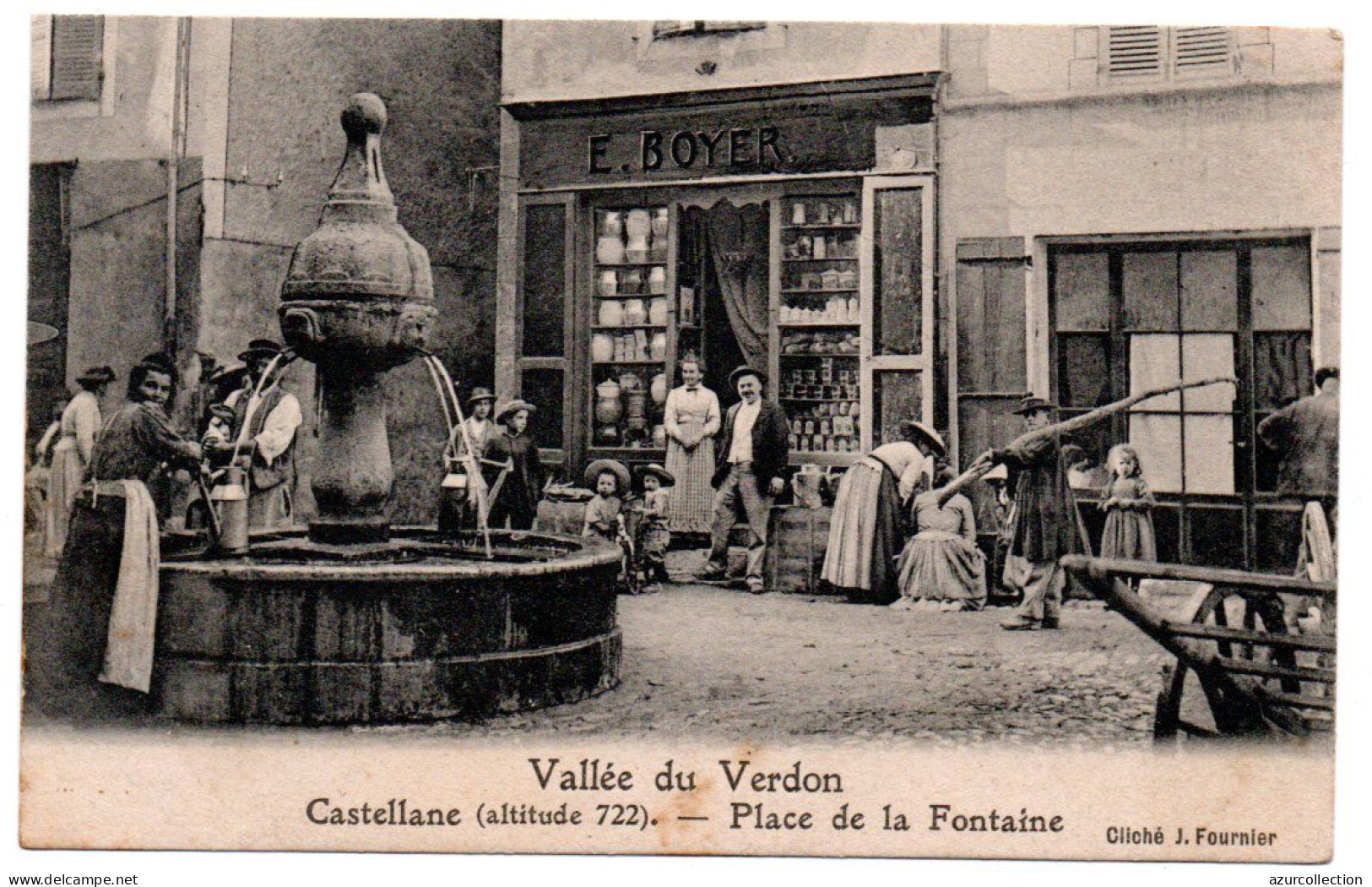 Place De La Fontaine. Quincaillerie Boyer - Castellane