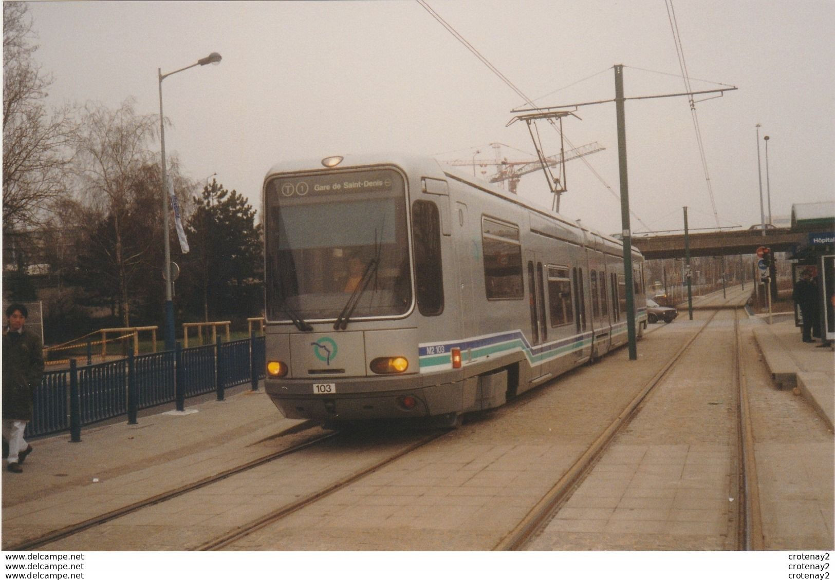 Photo Originale METRO De La RATP Ligne T1 Rame 103 Hôpital Delafontaine Le 26 Décembre 1992 - Eisenbahnen