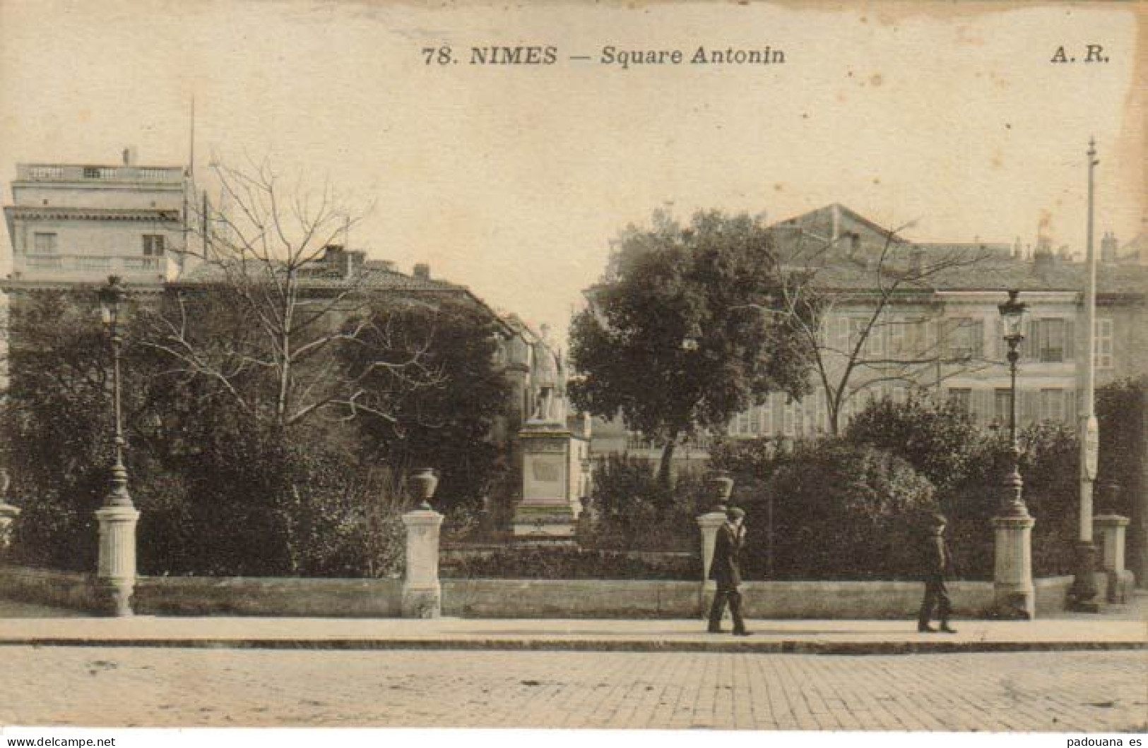 AC319 30 NIMES SQUARE ANTONIN  - - Nîmes