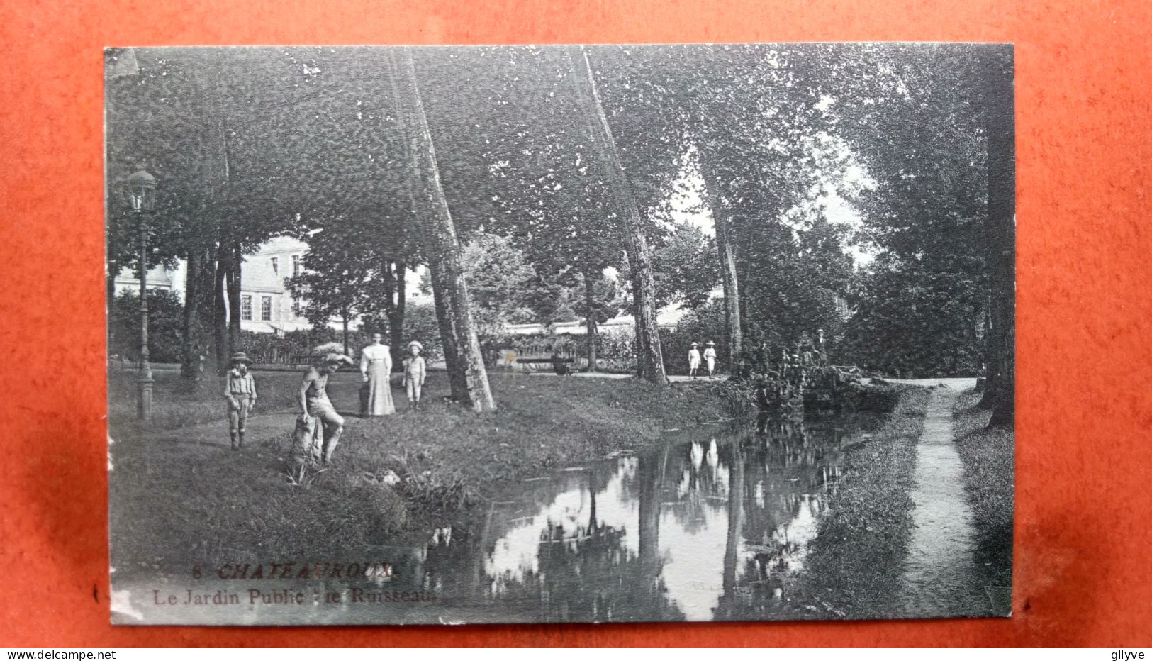 CPA (36) Châteauroux. Le Jardin Public. Le Ruisseau.  (8A.127) - Chateauroux