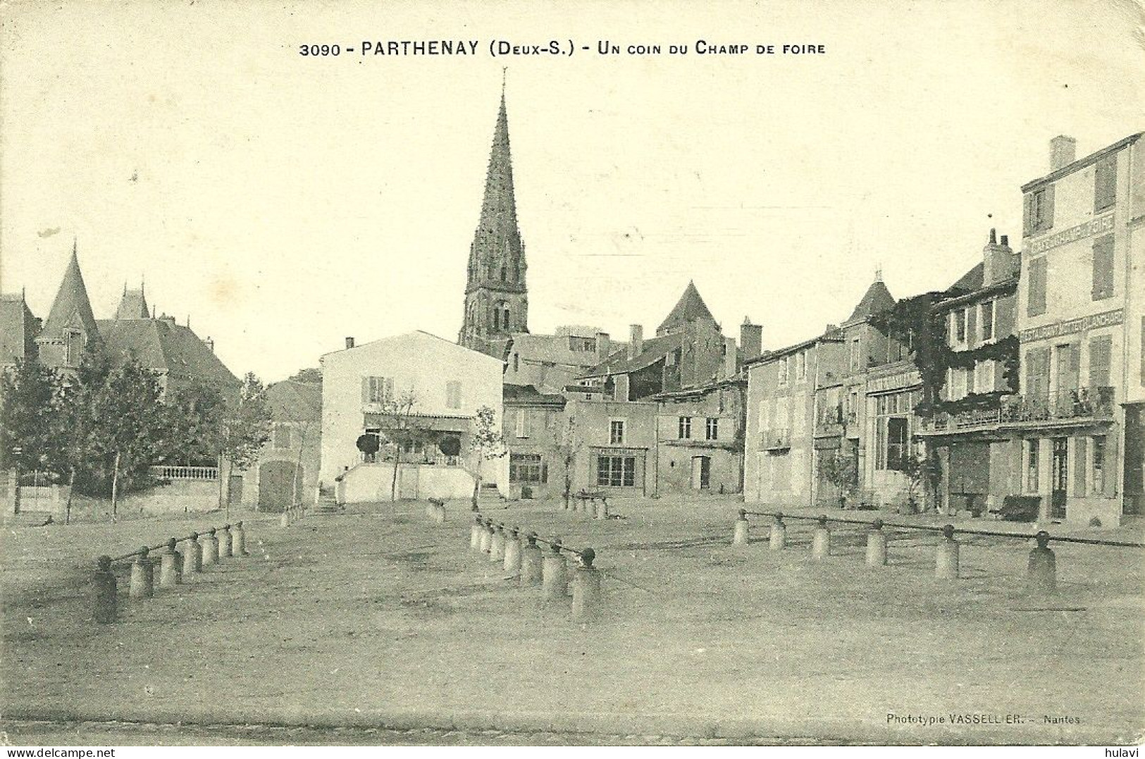 79  PARTHENAY - UN COIN DU CHAMP DE FOIRE (ref 7254) - Parthenay